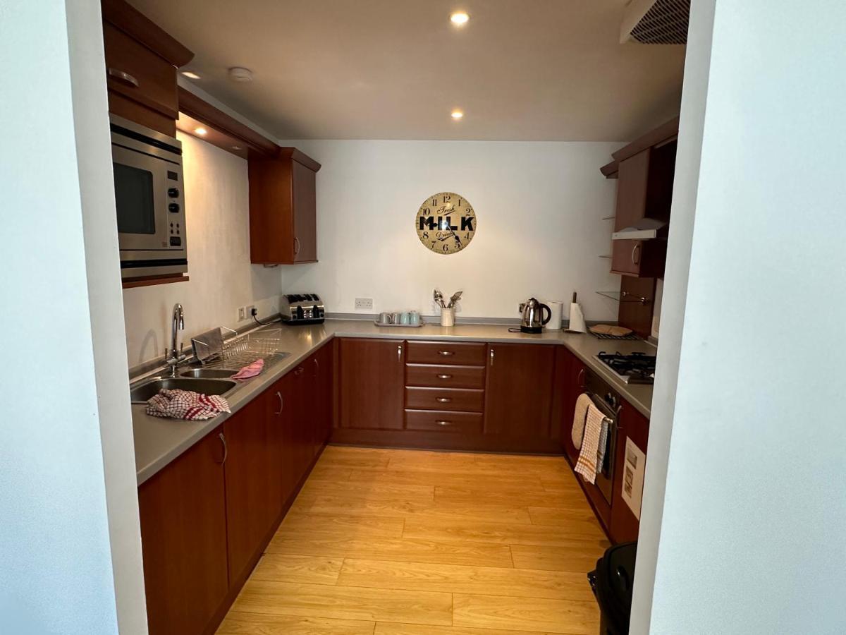 Comfy Two Bedroom Apartment Right In The City Centre Γλασκώβη Εξωτερικό φωτογραφία